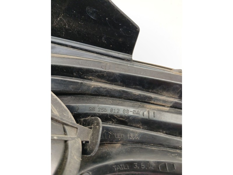 Recambio de piloto trasero izquierdo para peugeot 208 i (ca_, cc_) 1.2 puretech 82 referencia OEM IAM   
