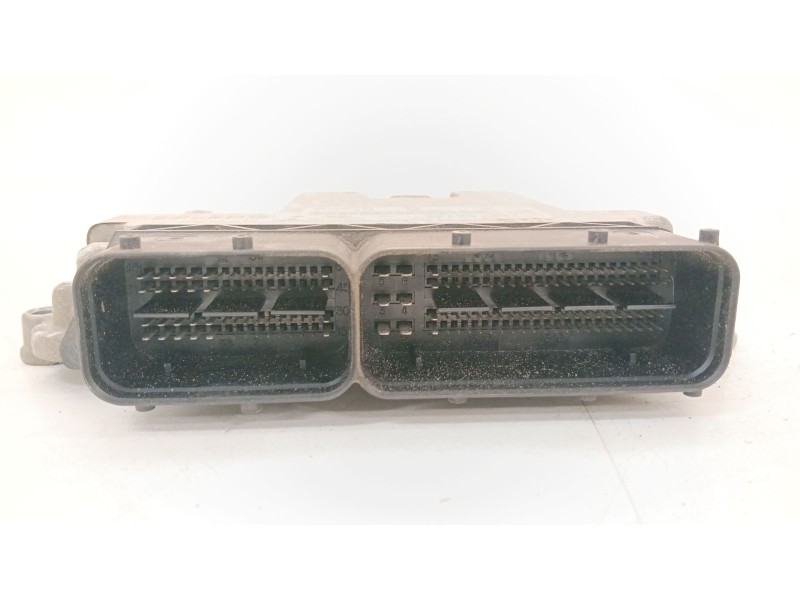 Recambio de centralita motor uce para hyundai i30 1.6 crdi 90 cv referencia OEM IAM 391062A799  
							