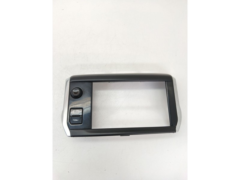 Recambio de moldura para peugeot 208 i (ca_, cc_) 1.2 puretech 82 referencia OEM IAM 9673861377  