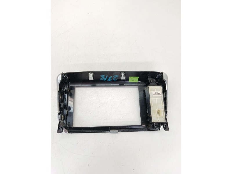 Recambio de moldura para peugeot 208 i (ca_, cc_) 1.2 puretech 82 referencia OEM IAM 9673861377  