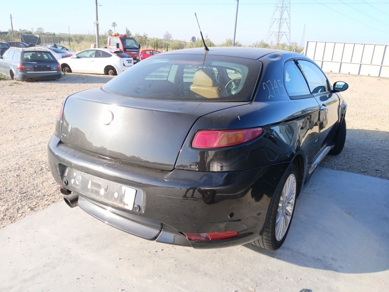 alfa romeo gt (937_) del año 2003
							