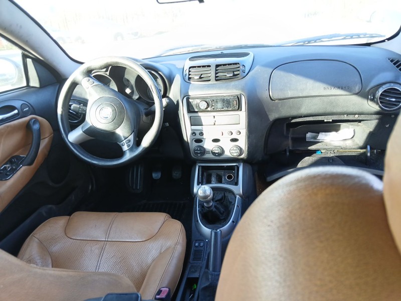 alfa romeo gt (937_) del año 2003
							