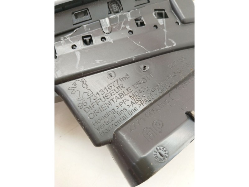 Recambio de rejilla aireadora para peugeot 208 i (ca_, cc_) 1.2 puretech 82 referencia OEM IAM 9673131677  