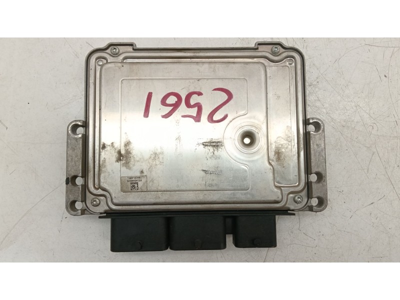 Recambio de centralita motor uce para peugeot 207/207+ (wa_, wc_) 1.4 16v referencia OEM IAM 9666235880  
							