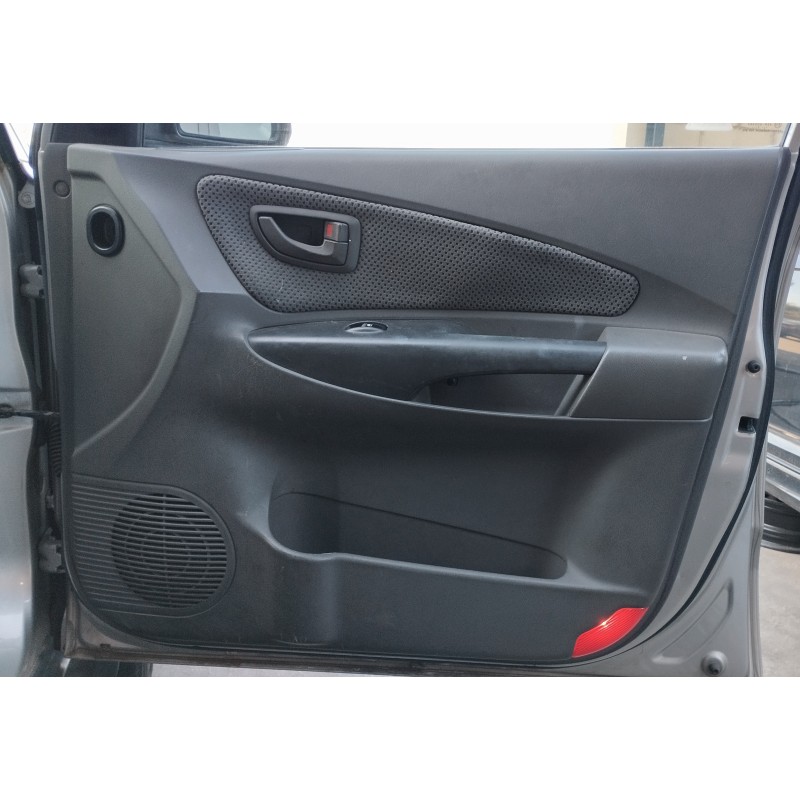 Recambio de guarnecido puerta delantera derecha para hyundai tucson (jm) 2.0 cat referencia OEM IAM   