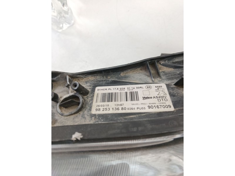Recambio de faro derecho para peugeot 2008 i (cu_) 1.2 vti referencia OEM IAM 9825313680  