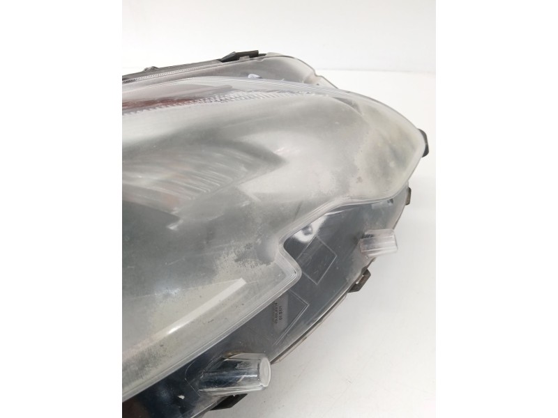 Recambio de faro derecho para peugeot 2008 i (cu_) 1.2 vti referencia OEM IAM 9825313680  