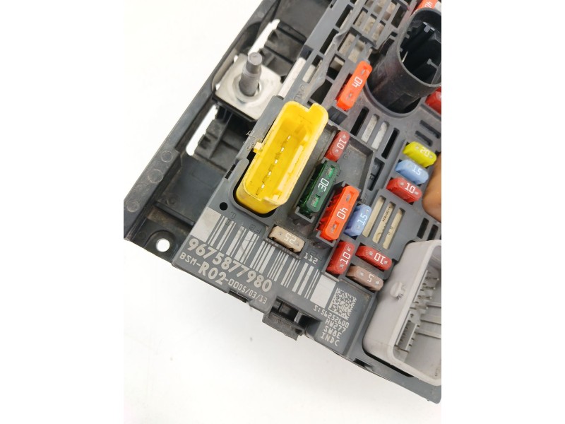 Recambio de caja reles / fusibles para peugeot 5008 (0u_, 0e_) 1.6 16v referencia OEM IAM 9675877980  