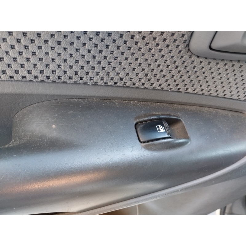 Recambio de mando elevalunas trasero izquierdo para hyundai tucson (jm) 2.0 cat referencia OEM IAM   