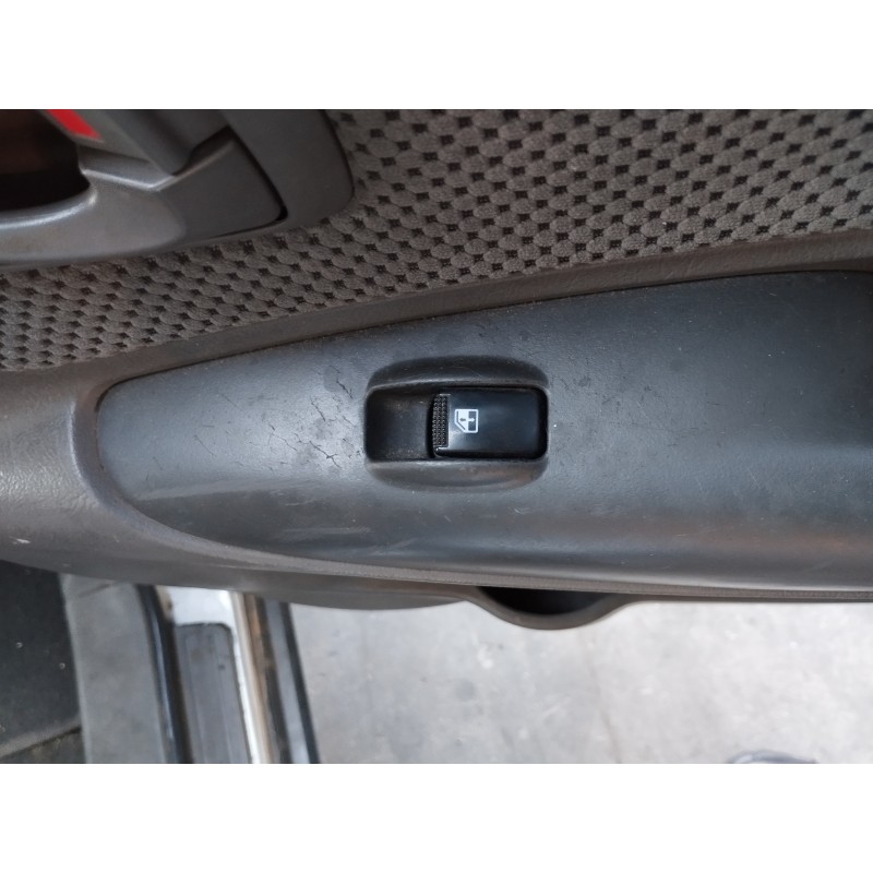 Recambio de mando elevalunas trasero derecho para hyundai tucson (jm) 2.0 cat referencia OEM IAM   