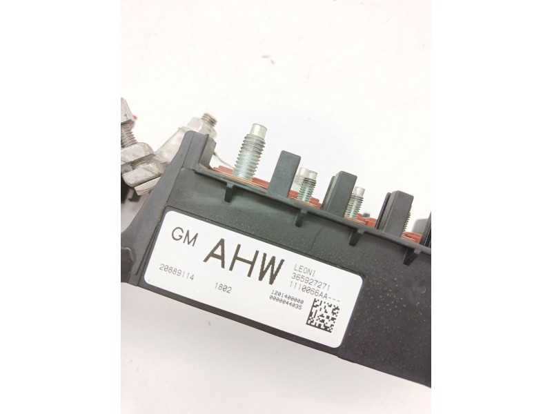 Recambio de caja reles / fusibles para opel ampera (r12) ev 150 referencia OEM IAM 365927271  
							