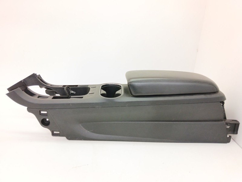 Recambio de apoyabrazos central para opel ampera (r12) ev 150 referencia OEM IAM   