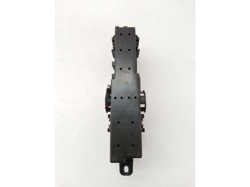 Recambio de caja reles / fusibles para opel ampera (r12) ev 150 referencia OEM IAM   
							
