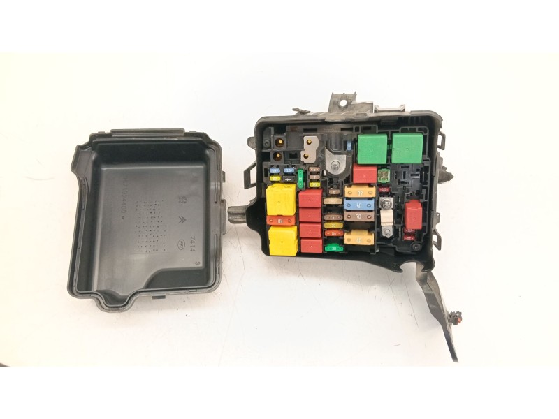 Recambio de caja reles / fusibles para peugeot 208 i (ca_, cc_) 1.2 puretech 82 referencia OEM IAM 9671924480  
							