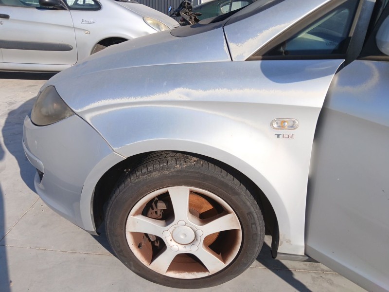 Recambio de aleta delantera izquierda para seat altea (5p1) 2.0 tdi 16v referencia OEM IAM   