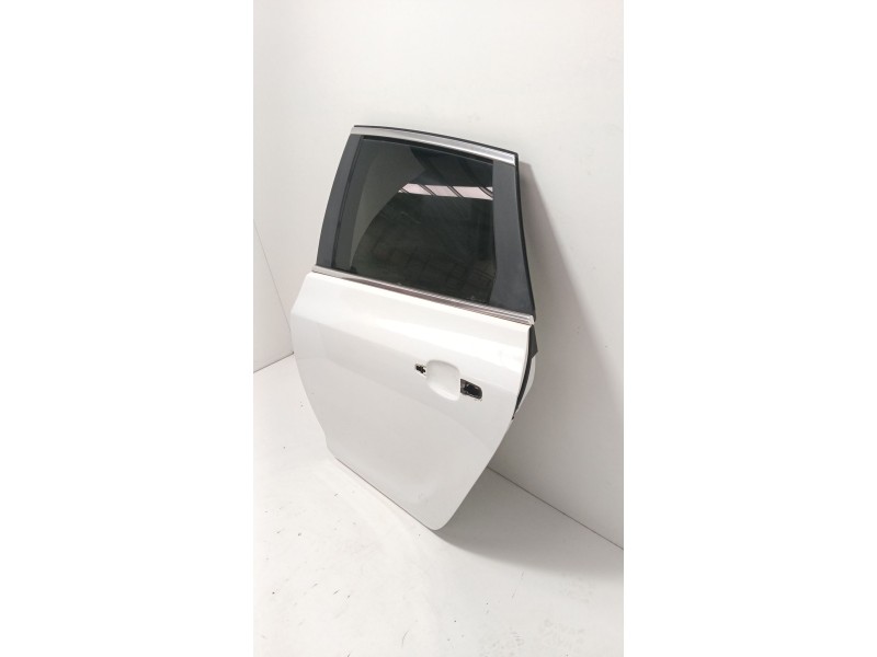 Recambio de puerta trasera izquierda para opel astra j (p10) 1.6 (68) referencia OEM IAM   
							