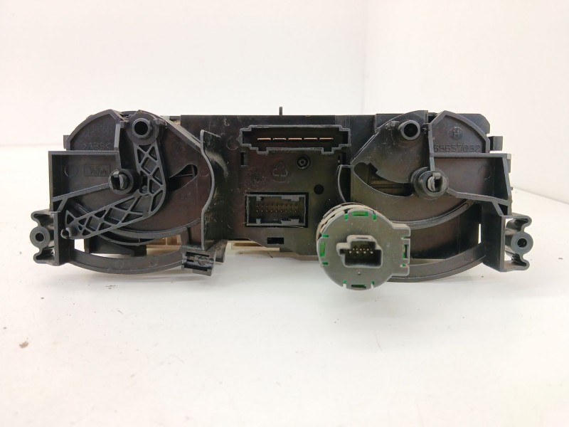 Recambio de mando calefaccion / aire acondicionado para smart forfour (454) 1.1 (454.033) referencia OEM IAM 69657303  
							