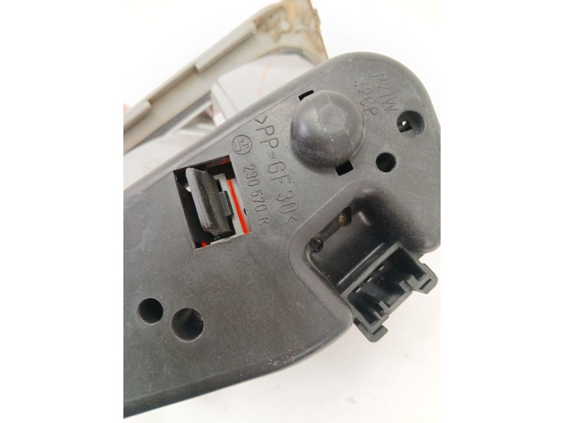 Recambio de piloto trasero izquierdo interior para bmw 3 (e46) 318 i referencia OEM IAM 230570  