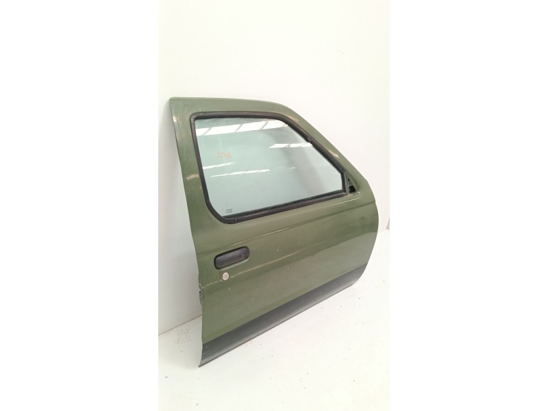 Recambio de puerta delantera derecha para nissan navara (d22) 2.5 d 4x4 referencia OEM IAM   
							