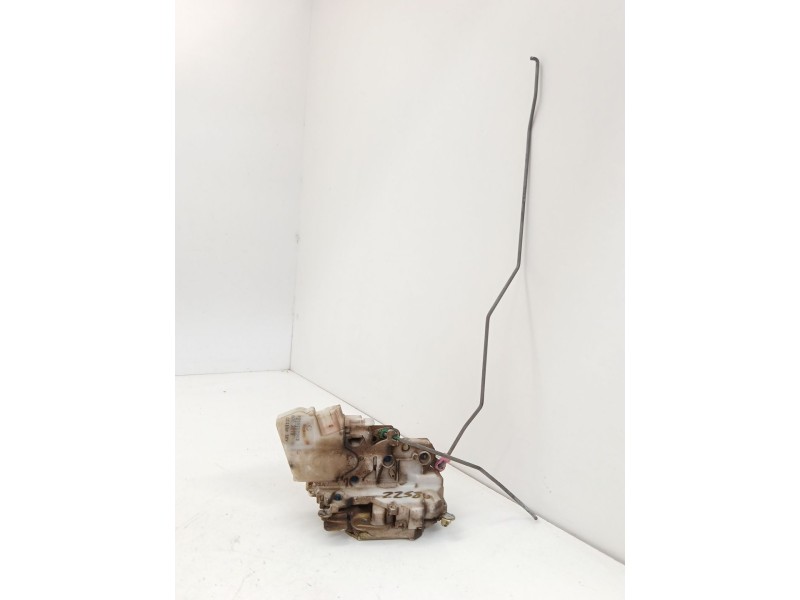 Recambio de cerradura puerta delantera izquierda para nissan navara (d22) 2.5 d 4x4 referencia OEM IAM 805525P013  