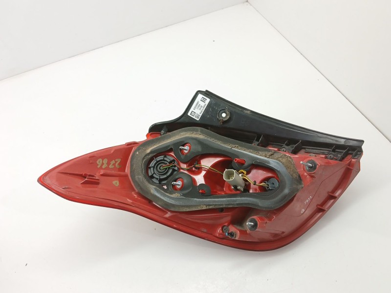 Recambio de piloto trasero derecho para opel mokka / mokka x (j13) 1.6 cdti (_76) referencia OEM IAM 42558887  