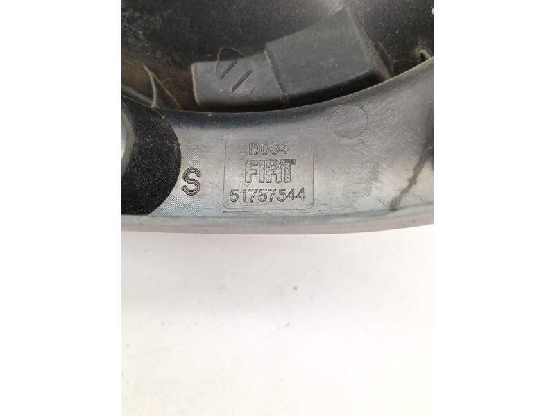 Recambio de piloto trasero izquierdo para fiat bravo ii (198_) 1.9 d multijet (198axb1a) referencia OEM IAM 51757544  