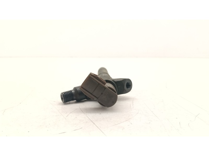 Recambio de inyector para toyota auris (_e18_) 2.0 d-4d (ade186_) referencia OEM IAM 236700R100  
							