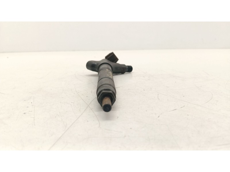Recambio de inyector para toyota auris (_e18_) 2.0 d-4d (ade186_) referencia OEM IAM 236700R100  