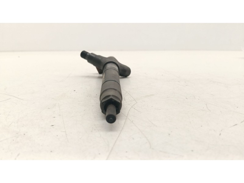 Recambio de inyector para toyota auris (_e18_) 2.0 d-4d (ade186_) referencia OEM IAM 236700R100  