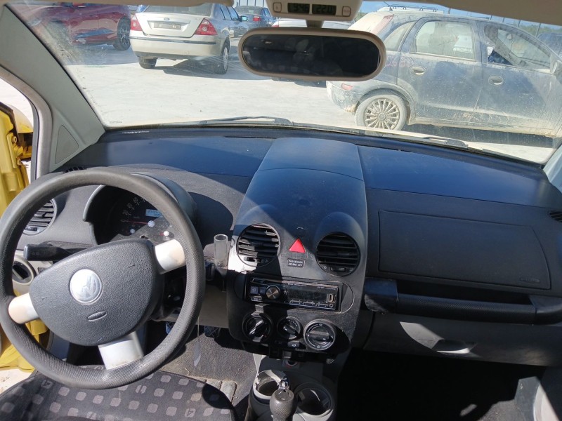 volkswagen new beetle (9c1, 1c1) del año 2004
							