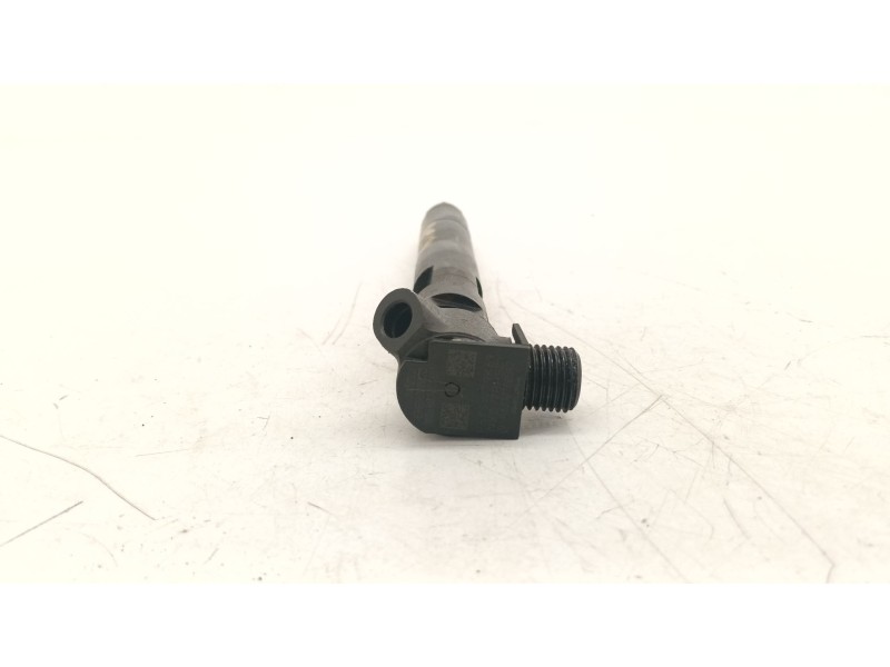 Recambio de inyector para mercedes-benz clase c (w204) c 200 cdi (204.001) referencia OEM IAM A6510700587  