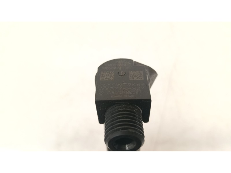 Recambio de inyector para mercedes-benz clase c (w204) c 200 cdi (204.001) referencia OEM IAM A6510700587  