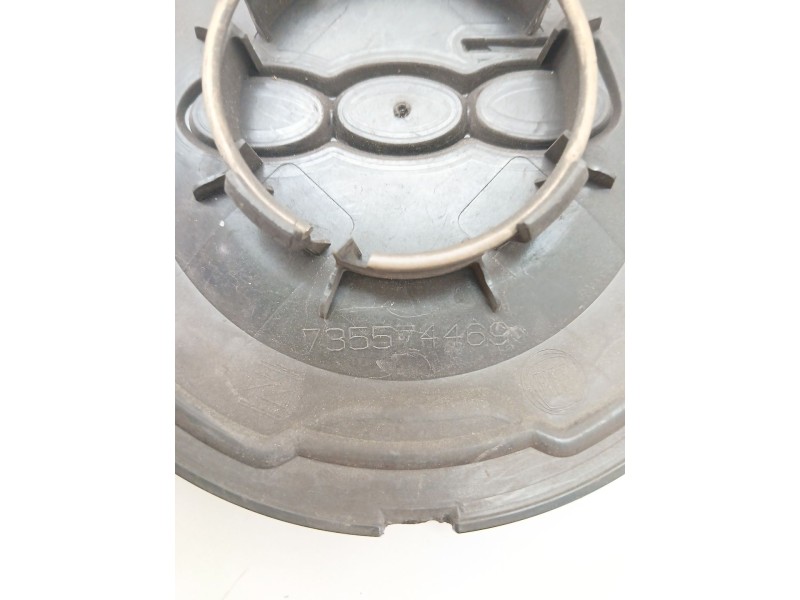 Recambio de tapacubos para fiat 500l (351_, 352_) 1.4 (199lyb1b) referencia OEM IAM 735574469  