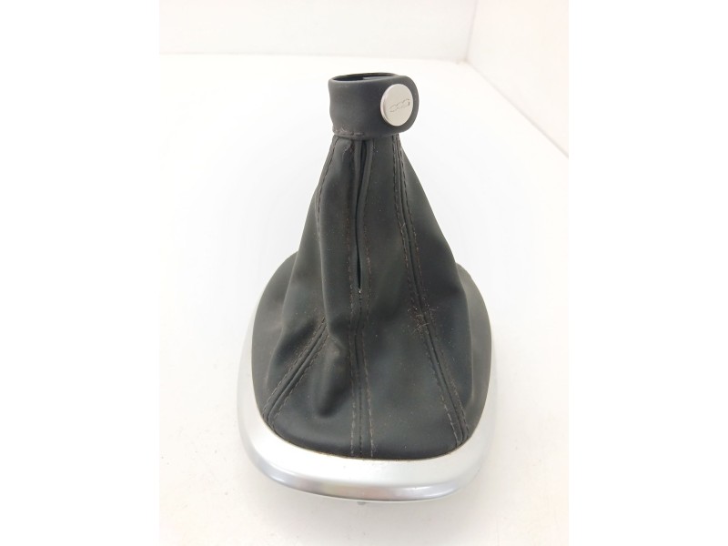 Recambio de guarnecidos palanca cambio para fiat 500l (351_, 352_) 1.4 (199lyb1b) referencia OEM IAM 735547556  