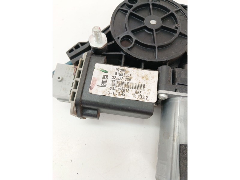 Recambio de elevalunas trasero derecho para fiat 500l (351_, 352_) 1.4 (199lyb1b) referencia OEM IAM 51957505  