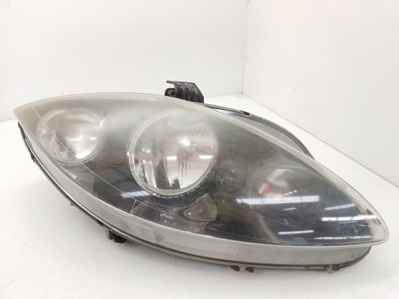 Recambio de faro derecho para seat leon (1p1) 1.9 tdi referencia OEM IAM   