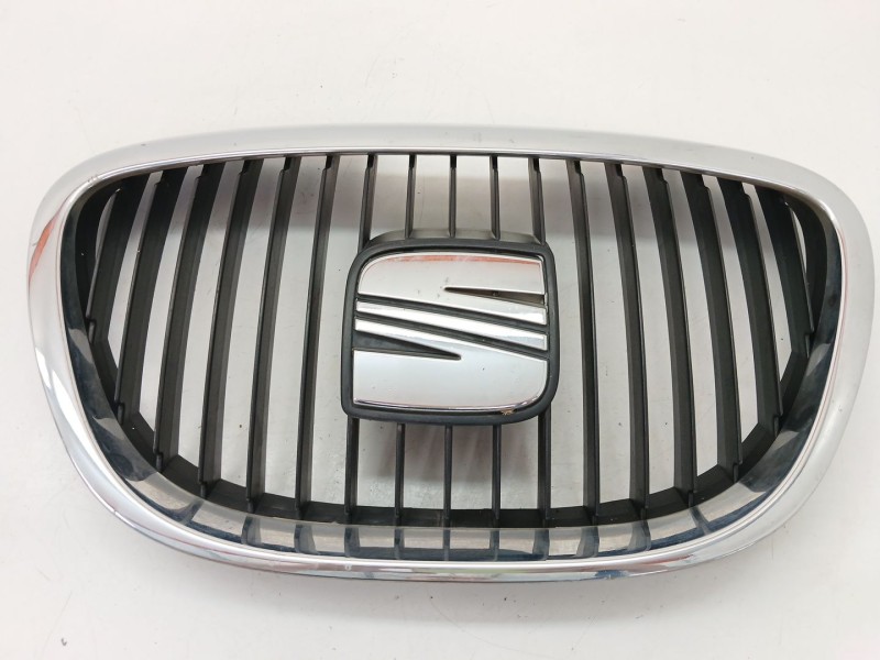Recambio de calandra delantera de radiador para seat leon (1p1) 1.9 tdi referencia OEM IAM   