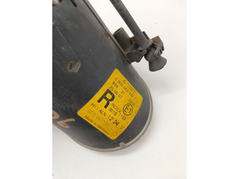Recambio de faro antiniebla derecho para audi a4 b6 (8e2) 1.9 tdi referencia OEM IAM 8E0941700  
