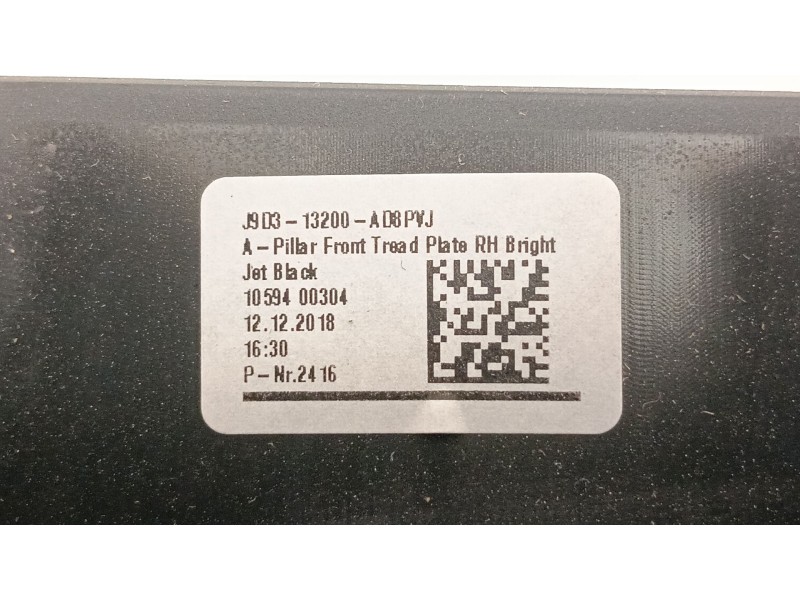Recambio de moldura para jaguar i-pace (x590) ev400 awd referencia OEM IAM J9D313200AD  