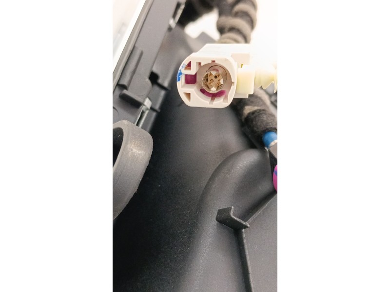 Recambio de consola central para jaguar i-pace (x590) ev400 awd referencia OEM IAM J9D3044C73AE  
							