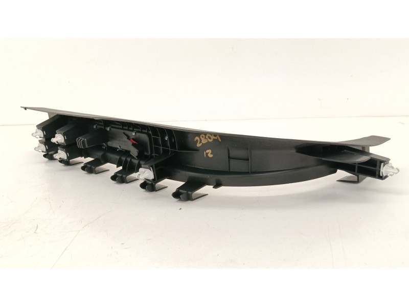Recambio de moldura para jaguar i-pace (x590) ev400 awd referencia OEM IAM  J9D313201AD 
							