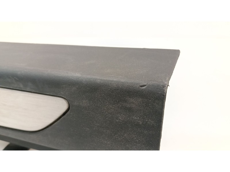 Recambio de moldura para jaguar i-pace (x590) ev400 awd referencia OEM IAM  J9D313201AD 
							