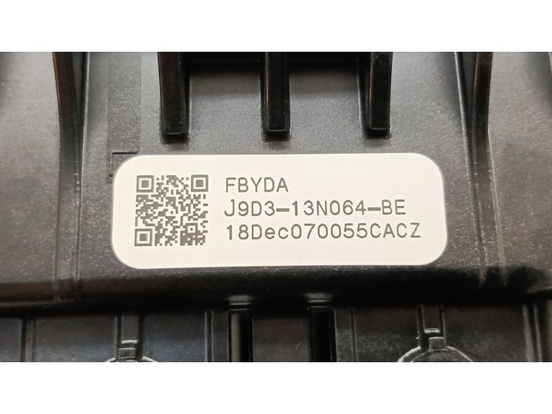 Recambio de mando limpia para jaguar i-pace (x590) ev400 awd referencia OEM IAM J9D313N064  