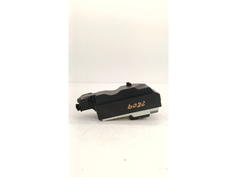 Recambio de caja reles / fusibles para jaguar i-pace (x590) ev400 awd referencia OEM IAM GX7314K131DA  