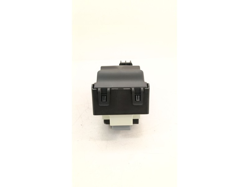 Recambio de caja reles / fusibles para jaguar i-pace (x590) ev400 awd referencia OEM IAM GX7314K131DA  