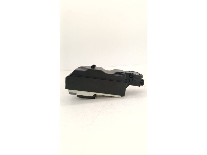 Recambio de caja reles / fusibles para jaguar i-pace (x590) ev400 awd referencia OEM IAM GX7314K131DA  