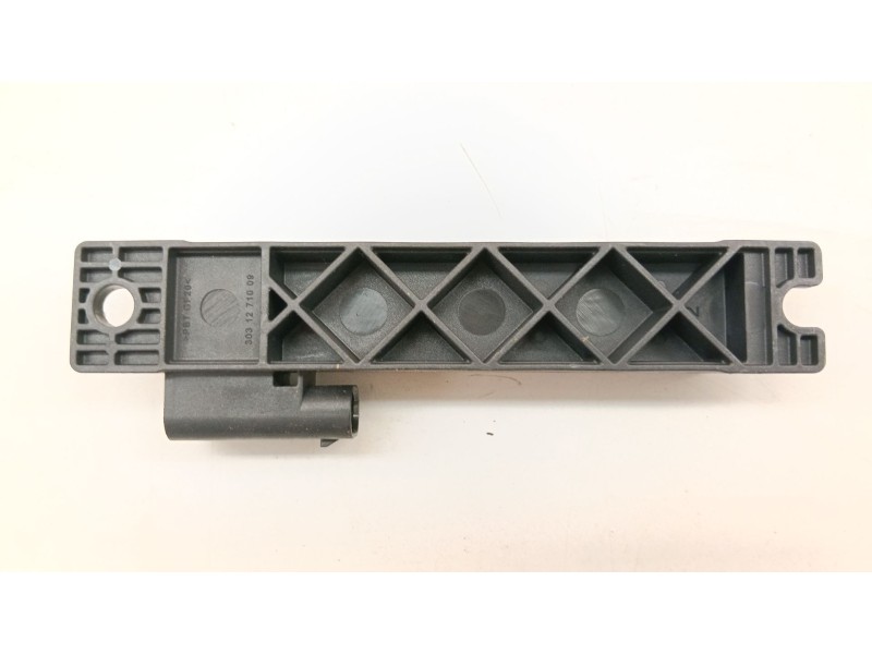 Recambio de antena para jaguar i-pace (x590) ev400 awd referencia OEM IAM JPLA15K603AB  