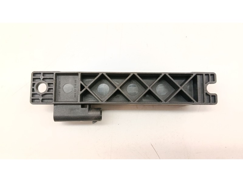 Recambio de antena para jaguar i-pace (x590) ev400 awd referencia OEM IAM JPLA15K603AB  