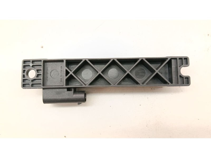 Recambio de antena para jaguar i-pace (x590) ev400 awd referencia OEM IAM JPLA15K603AB  
							