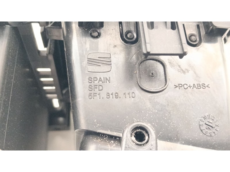 Recambio de rejilla aireadora para seat leon (5f1) 1.6 tdi referencia OEM IAM 5F1819110  
							